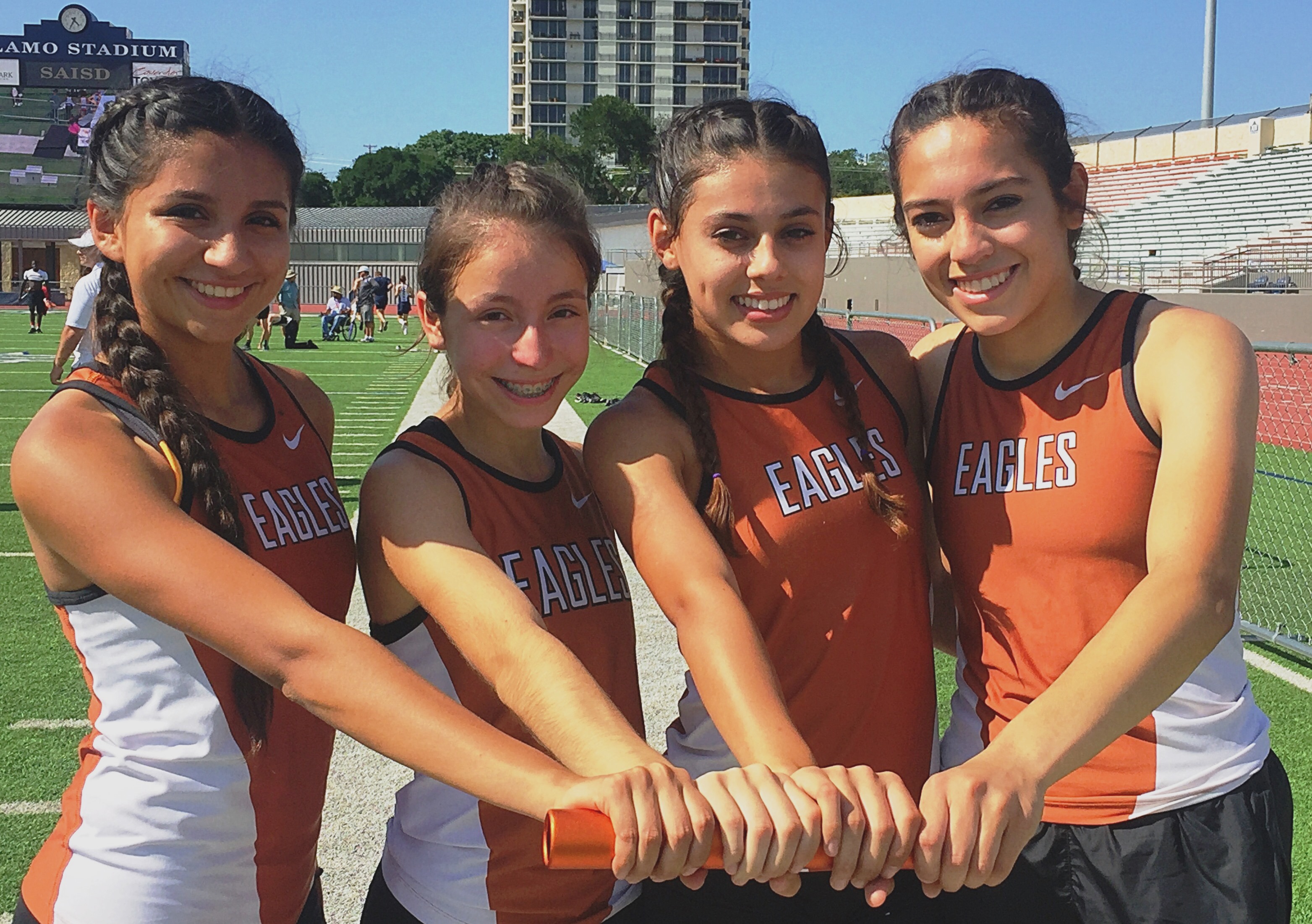 lady  4 x 200 2016 new record.jpg